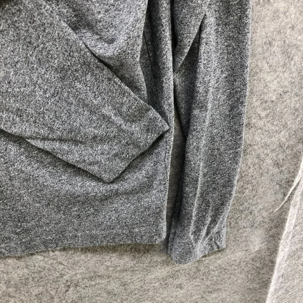Banana Republic Long Sleeve Active T‎ Shirt Mens M Gray Performance Crewneck
